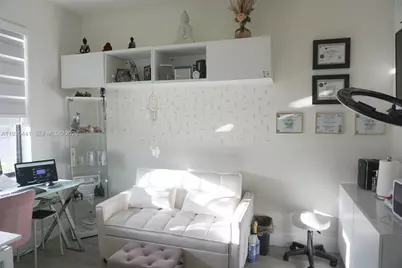 10589 W 32nd Ln, Hialeah Gardens, FL 33018 - Photo 19