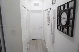 10589 W 32nd Ln, Hialeah Gardens, FL 33018 - Photo 25