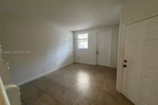 1027 NE 207th St, Miami, FL 33179 - Photo 23