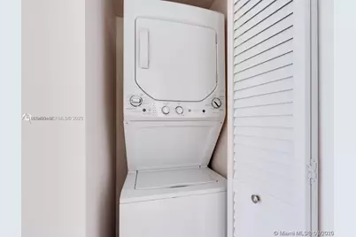 2000 Towerside Ter #905, Miami, FL 33138 - Photo 19