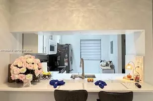 10445 NW 11th St, Pembroke Pines, FL 33026 - Photo 9