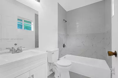 636 SW 7th Ter, Florida City, FL 33034 - Photo 41