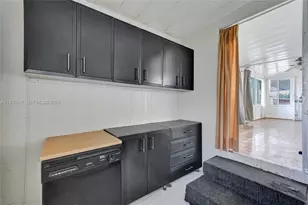 361 NW 135th Ave, Plantation, FL 33325 - Photo 43