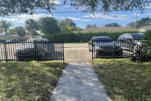 2247 Simms St, Hollywood, FL 33020 - Photo 3