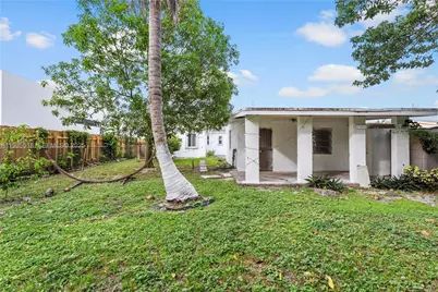 400 NW 47th St, Miami, FL 33127 - Photo 9