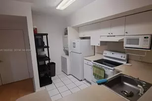 5077 NW 7th St, Miami, FL 33126 - Photo 5