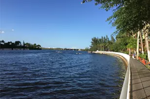 5077 NW 7th St, Miami, FL 33126 - Photo 23