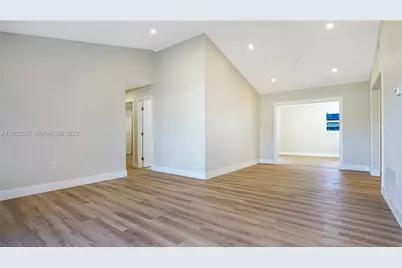 11440 NW 46th Pl, Sunrise, FL 33323 - Photo 5