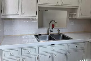 5061 W Oakland Park Blvd, Lauderdale Lakes, FL 33313 - Photo 27