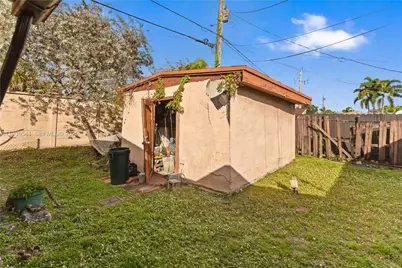 6811 Thomas St, Hollywood, FL 33024 - Photo 23