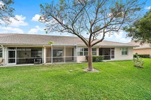 2437 S Coral Trace Cir, Delray Beach, FL 33445 - Photo 21