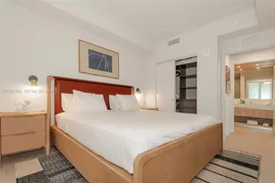 11 NE 6th St, Miami, FL 33132 - Photo 17