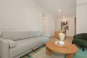 11 NE 6th St, Miami, FL 33132 - Photo 9