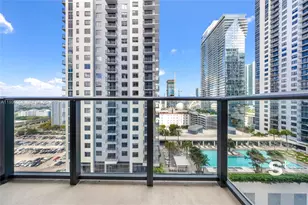 11 NE 6th St, Miami, FL 33132 - Photo 27