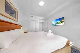 11 NE 6th St, Miami, FL 33132 - Photo 21