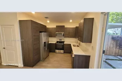 2459 SE 10th St #0, Homestead, FL 33035 - Photo 5