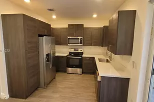 2459 SE 10th St, Homestead, FL 33035 - Photo 5