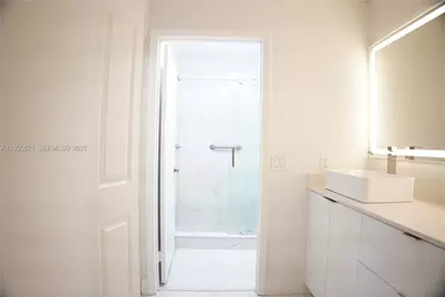 5141 NW 101st Pl, Doral, FL 33178 - Photo 9