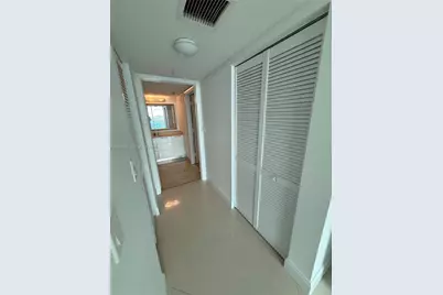1800 N Bayshore Dr #2702, Miami, FL 33132 - Photo 11