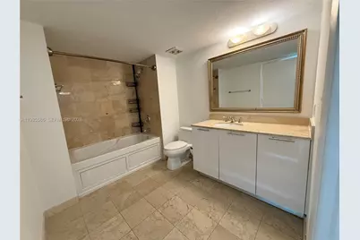 1800 N Bayshore Dr #2702, Miami, FL 33132 - Photo 15