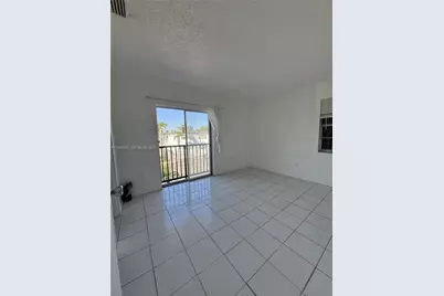 8425 Harding Ave #5, Miami Beach, FL 33141 - Photo 5