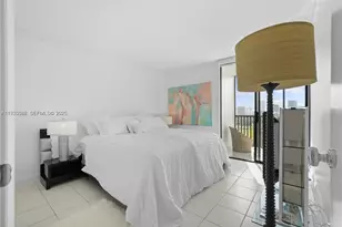 20301 W Country Club Dr, Aventura, FL 33180 - Photo 15