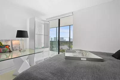 20301 W Country Club Dr #1226, Aventura, FL 33180 - Photo 9