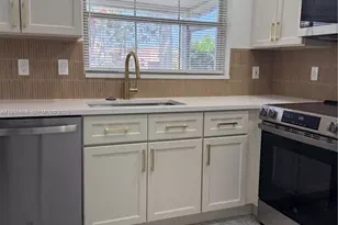 1090 SE 6th Ave, Dania Beach, FL 33004 - Photo 13