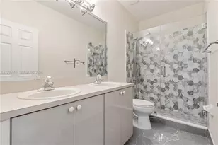 8562 NW 108th Ave, Doral, FL 33178 - Photo 31