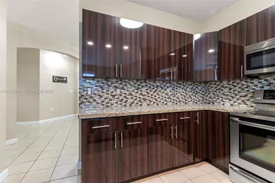 8562 NW 108th Ave #8562, Doral, FL 33178 - Photo 9