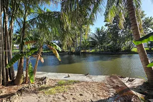 301 SW 5th St, Hallandale Beach, FL 33009 - Photo 5