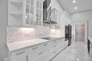 652 W Palm Aire Dr, Pompano Beach, FL 33069 - Photo 15