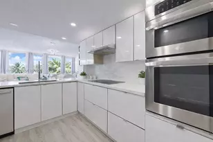 7601 E Treasure Dr, North Bay Village, FL 33141 - Photo 25