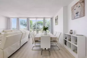 7601 E Treasure Dr, North Bay Village, FL 33141 - Photo 31