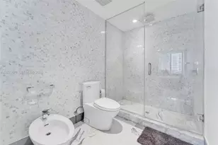 200 Biscayne Blvd Way, Miami, FL 33131 - Photo 11