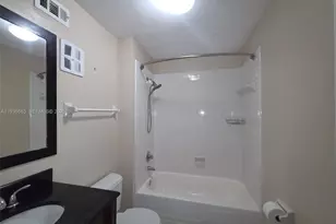 8020 N Colony Cir N, Tamarac, FL 33321 - Photo 17