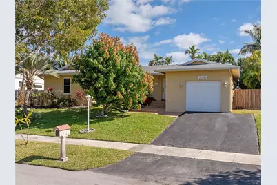 20565 SW 80th Pl, Cutler Bay, FL 33189 - Photo 1
