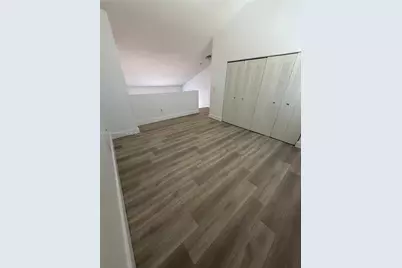 2760 W 61st Pl #202, Hialeah, FL 33016 - Photo 9