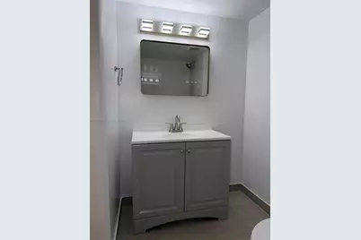 2760 W 61st Pl #202, Hialeah, FL 33016 - Photo 7