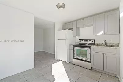 1337 NW 77th St, Miami, FL 33147 - Photo 11
