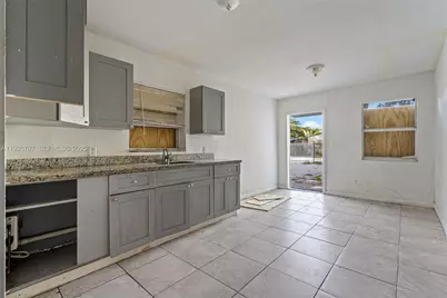 1337 NW 77th St, Miami, FL 33147 - Photo 53