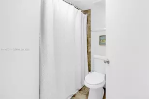 2803 N Oakland Forest Dr, Oakland Park, FL 33309 - Photo 13