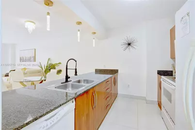 1200 Brickell Bay Dr #2504, Miami, FL 33131 - Photo 9