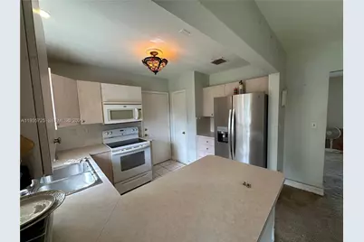 9070 SW 183rd Ter, Palmetto Bay, FL 33157 - Photo 7