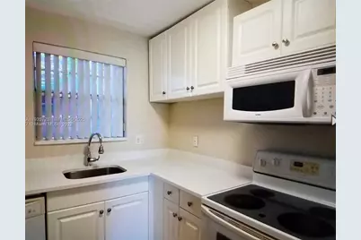 12500 NE 5th Ave #309, North Miami, FL 33161 - Photo 5