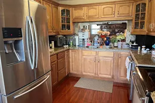 2704 NW 104th Ave, Sunrise, FL 33322 - Photo 3