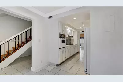 205 Dunwoody Ln #17-85, Hollywood, FL 33021 - Photo 9