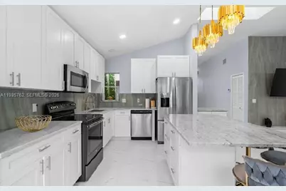 2002 Lake Breeze Ct, Wellington, FL 33414 - Photo 11