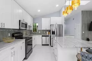 2002 Lake Breeze Ct, Wellington, FL 33414 - Photo 11