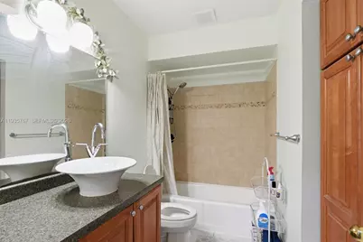 450 SE 7th St #242, Dania Beach, FL 33004 - Photo 7